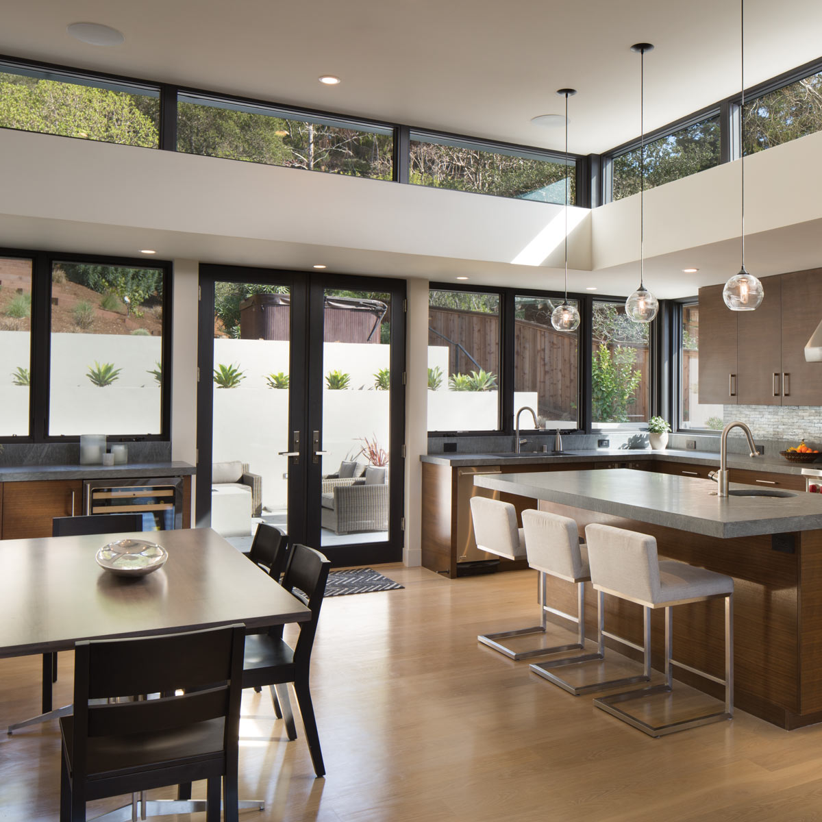 Stacks Image 2015925